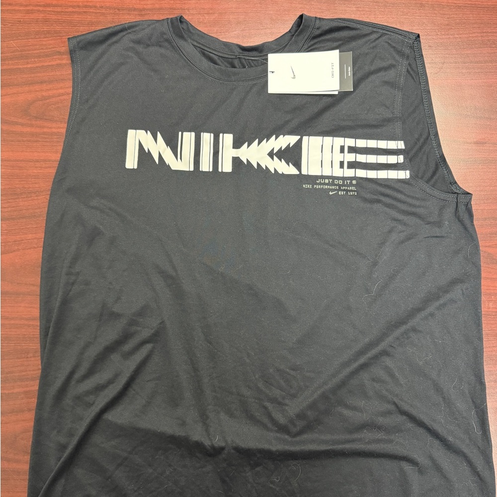 NIKE Dry-Fit Active Tee BRAND NEW Men’s Size XL